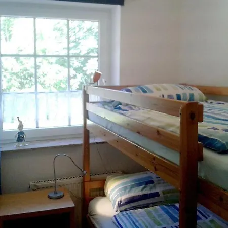 Semesterbostad Land Und Means 